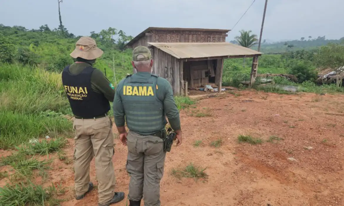 São Felix do Xingú.16/12/2023 Vila Renascer é totalmente desocupada e agentes intensificam trabalho de inutilização das estruturas ilegais na Terra Indígena. Animais são encontrados em situação de abandono e maus tratos. Foto ASCOM