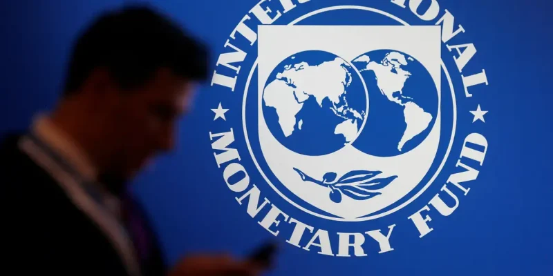 Logo do Fundo Monetário Internacional durante encontro anual do Banco Mundial, em Nusa Dua, Bali, Indonesia