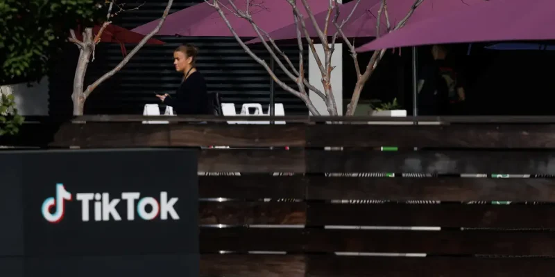 A person arrives at the offices of Tik Tok after the U.S. House of Representatives overwhelmingly passed a bill that would give TikTok's Chinese owner ByteDance about six months to divest the U.S. assets of the short-video app or face a ban, in Culver City, California, U.S., March 13, 2024.  REUTERS/Mike Blake