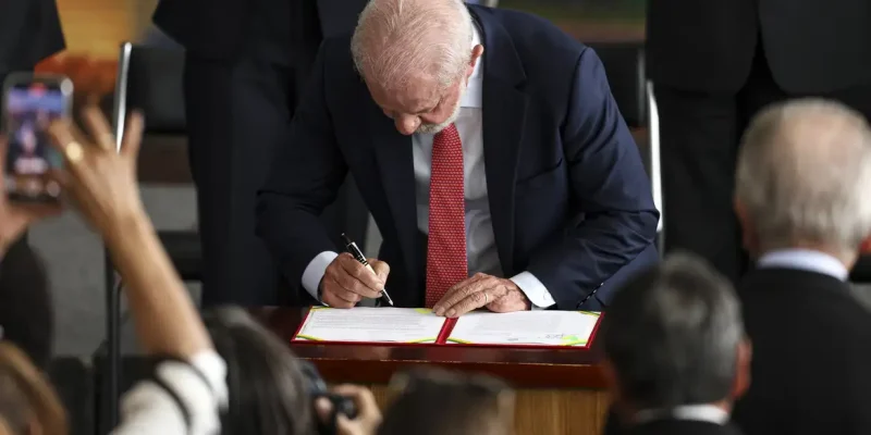 Brasília (DF), 08/01/2026 - O presidente Luiz Inácio Lula da Silva participa da cerimônia relativa aos atos antidemocráticos de 8 de janeiro e assina veto integral ao PL da Dosimetria. Foto: Marcelo Camargo/Agência Brasil
