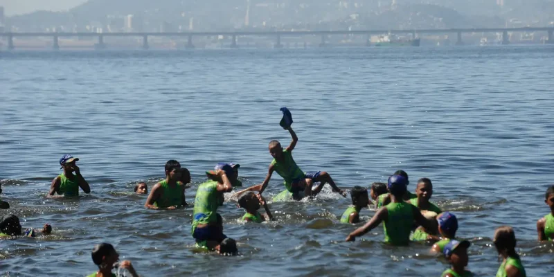 Início simbólico do Projeto Botinho 2015 promovido pelo Corpo de Bombeiros.Trata-se de uma colônia de férias que tem como objetivo promover a integração social entre jovens de todo estado (Tânia Rêgo/Agência Brasil)