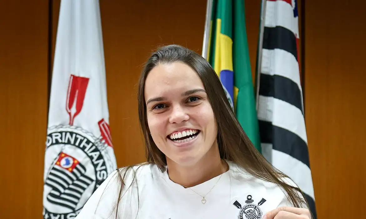 Meio-campistas Ana Vitória retorna ao Corinthinans - em 12/01/2026
