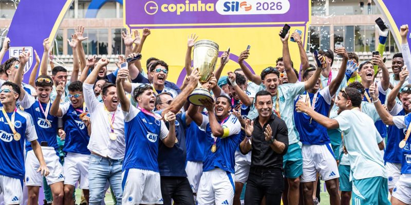 Cruzeiro é bicampeão da Copinha após vitória por 2 a 1 sobre São Paulo, em 25/01/2026