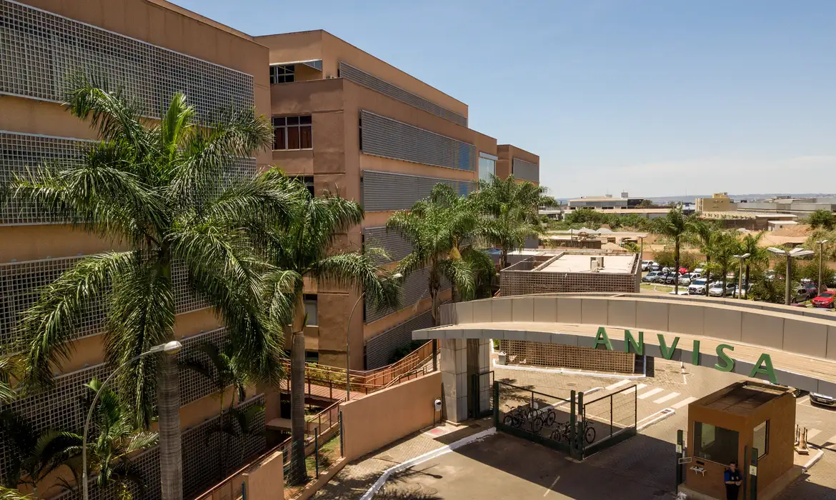 Brasília-DF, 10.11.2023, Fachada do Prédio da Agência de Vigilância Sanitária ANVISA, em Brasília.  Foto: Rafa Neddermeyer/Agência Brasil