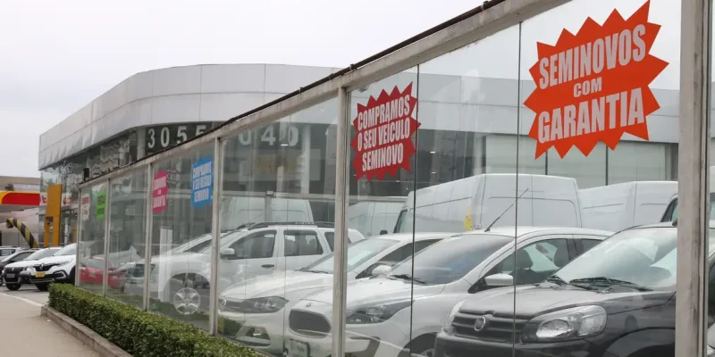 Concessionária de automóveis na Vila Prudente.