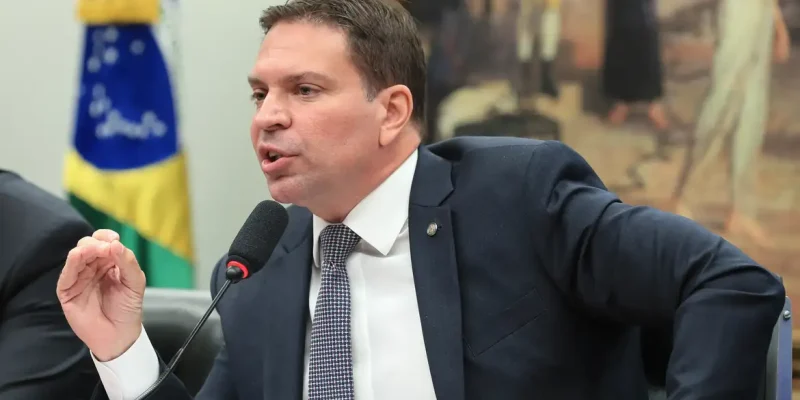 Brasília (DF), 07/05/2025  - Reunião da Comissão de Constituição e Justiça e de Cidadania (CCJ) da Câmara para votar requerimento que pede a suspensão de ação penal contra o deputado Ramagem. Foto: Lula Marques/Agência Brasil