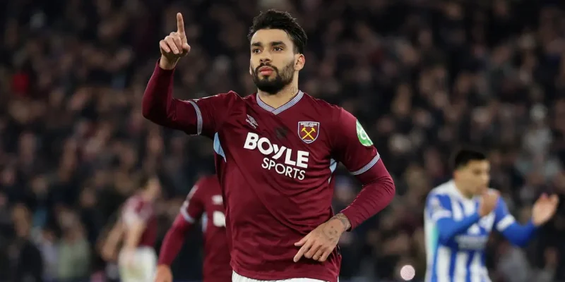 Lucas Paquetá durante partida do West Ham contra o Brighton & Hove Albion pelo Campeonato Inglês
30/12/2025 Action Images via Reuters/John Sibley