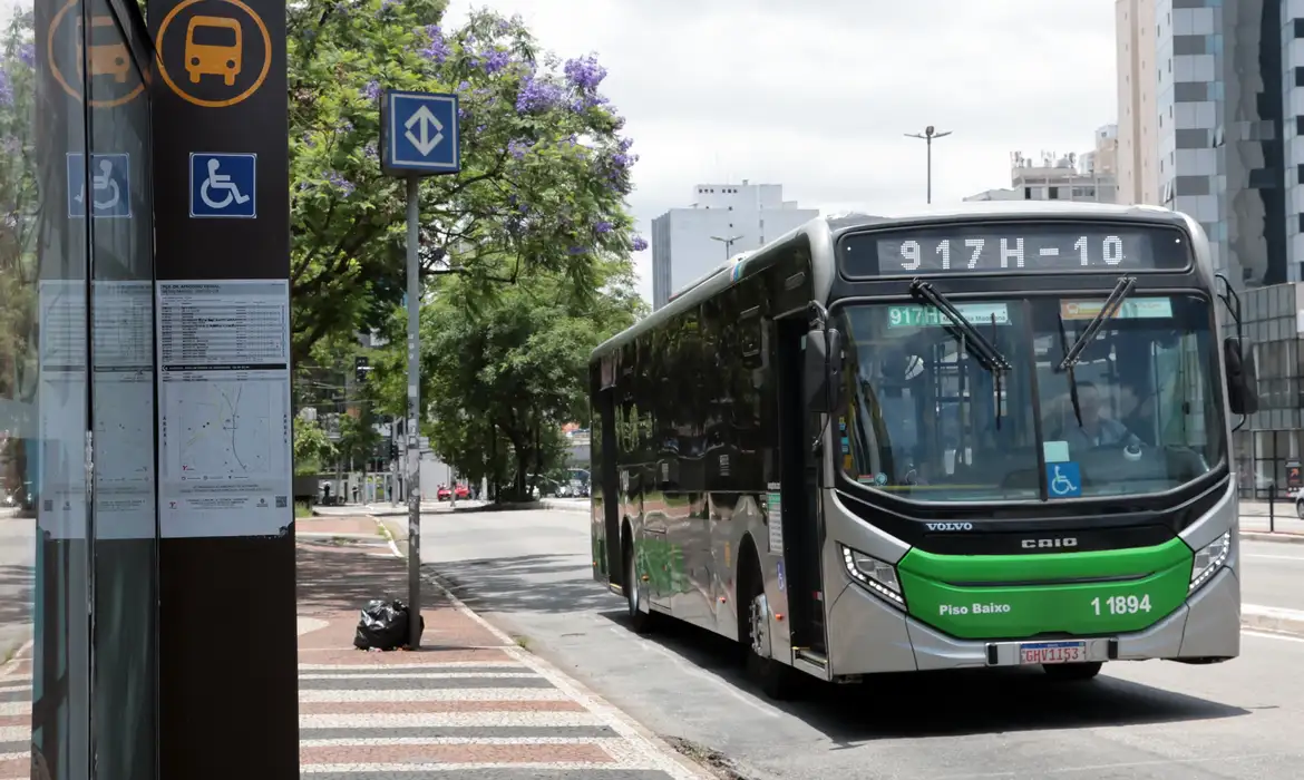 São Paulo (SP), 06/01/2026 - Aumento do valor das tarifas no transporte coletivo de São Paulo. Ônibus já exibem o novo aumento. Foto: Paulo Pinto/Agência Brasil
