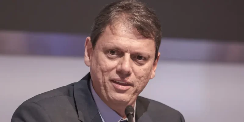 São Paulo (SP) 13/11/2025 - Governador Tarcísio de Freitas participa do leilão de sistema de travessias hídricas na B3.
Foto Paulo Pinto/Agência Brasil