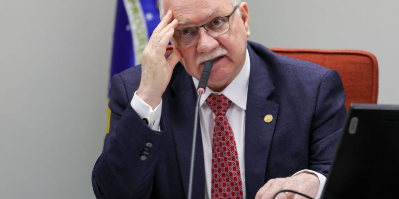 Brasília (DF) 09/12/2024  O ministro do STF,  Edson Fachin, relator do recurso que trata da relação entre motoristas e plataformas digitais de transporte, preside audiência pública para tratar do tema  Foto: Fabio Rodrigues-Pozzebom/ Agência Brasil