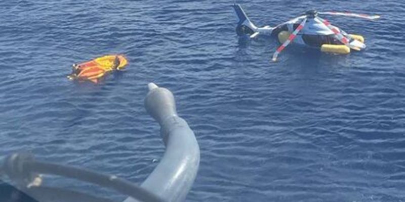 Cabo Frio (RJ), 02/01/2025 - Um helicóptero com oito pessoas precisou fazer um pouso de emergência no mar de Cabo Frio. Foto: Marinha do Brasil/Divulgação