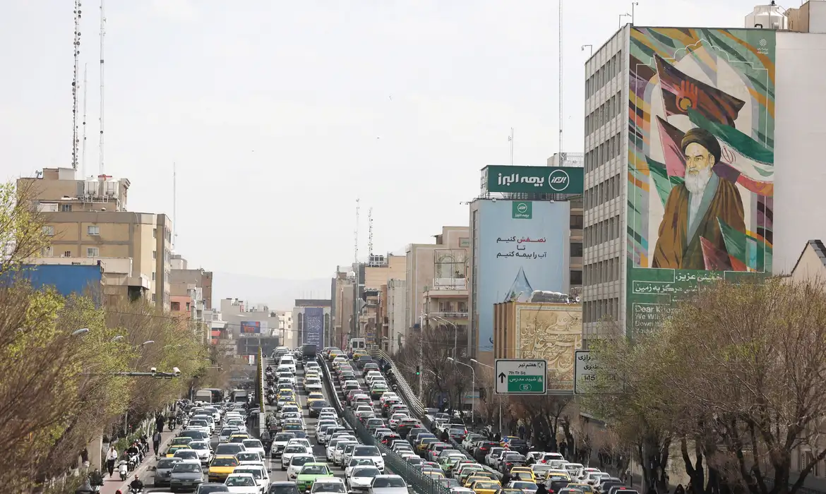 Vehicles line up during a traffic block, after Israel and the U.S. launched strikes on Iran, in Tehran, Iran, February 28, 2026. Majid Asgaripour/WANA (West Asia News Agency) via REUTERS ATTENTION EDITORS - THIS PICTURE WAS PROVIDED BY A THIRD PARTY     TPX IMAGES OF THE DAY