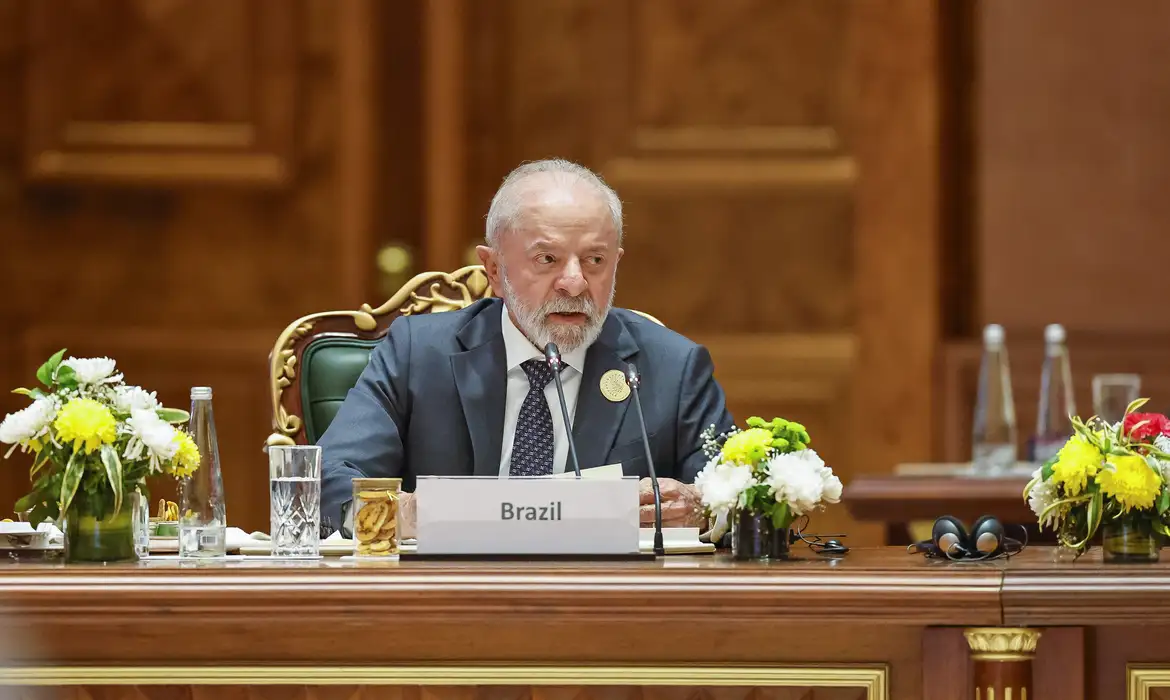 19.02.2026 - Presidente da República, Luiz Inácio Lula da Silva, durante a Sessão plenária com almoço de trabalho, no Centro de Convenções Bharat Mandapa. Nova Délhi - Índia.  Foto: Ricardo Stuckert / PR