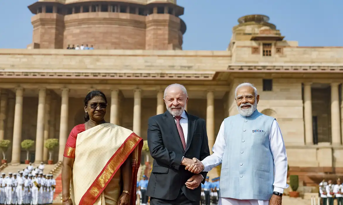 Nova Delhi, 21/02/2026 - 21.02.2026 - Presidente da República, Luiz Inácio Lula da Silva, durante cerimônia oficial de boas-vindas no Palácio Presidencial (Rashtrapati Bhawan) com o Primeiro-Ministro da República da Índia, Narendra Modi e a Presidenta da República da Índia, Senhora Droupadi Murmu. Foto: Ricardo Stuckert/PR