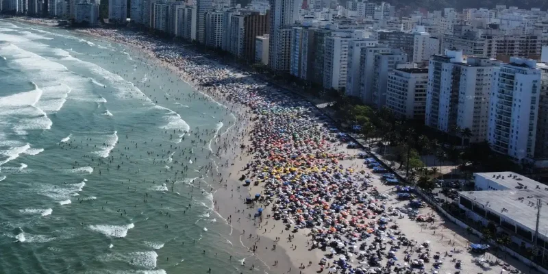 Guarujá (SP), 05/01/2025 - Praia de Guarujá. Foto: Prefeitura de Guarujá/Divulgação