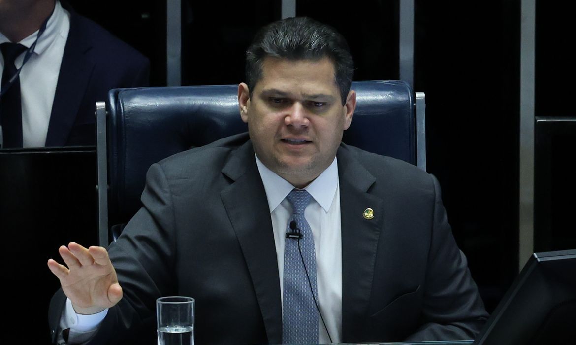 Brasília 03/12/2025 Senador e presidente do Congresso, Davi Alcolumbre, durante discurso contra o STF. Foto Lula Marques/Agência Brasil