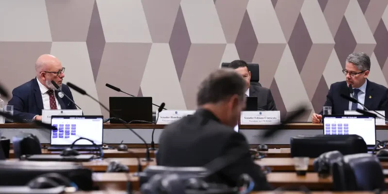 Brasília- DF  – 31/-3/2026 – Reunião da CPI do Crime Organizado durante depoimento do professor , Leandro Piquet Carneiro.  Foto: Lula Marques/ Agência Brasil.