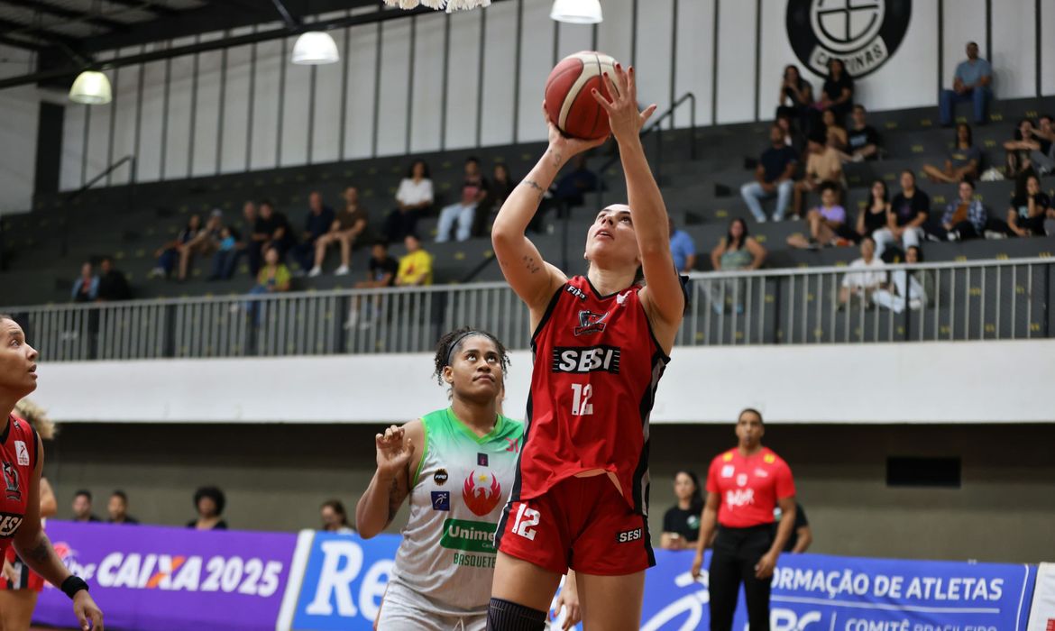 Campinas (SP), 07/06/2025 - Lance dee jogo entre Unimed e Sesi, realizado no Tênis Clube de Campinas, pela Liga de Basquete Feminino. Foto: Giuliano Abrahão/LBF