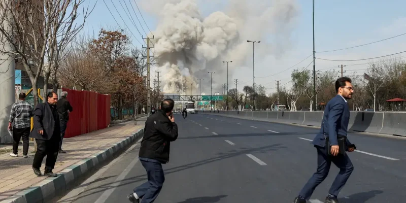 Fumaça é vista em Teerã após explosão
 5/3/2026    Majid Asgaripour/WANA (West Asia News Agency) via REUTERS