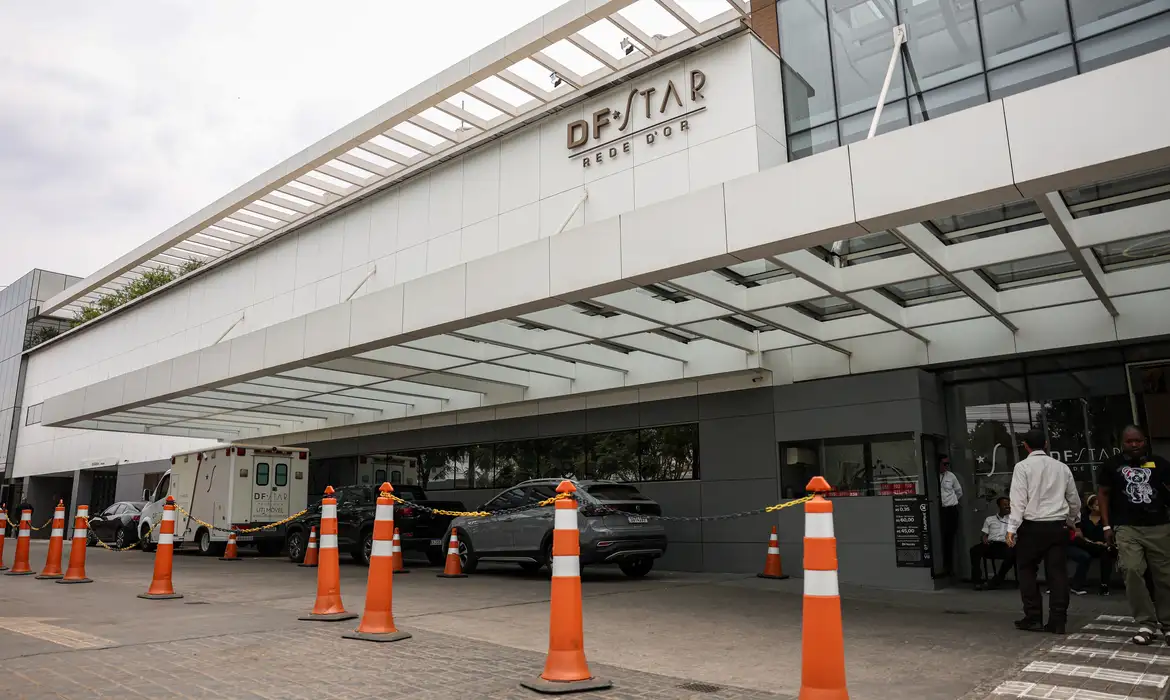 Brasília (DF), 17/09/2025 - Fachada do hospital DF Star, onde Jair Bolsonaro está internado. Foto: Marcelo Camargo/Agência Brasil