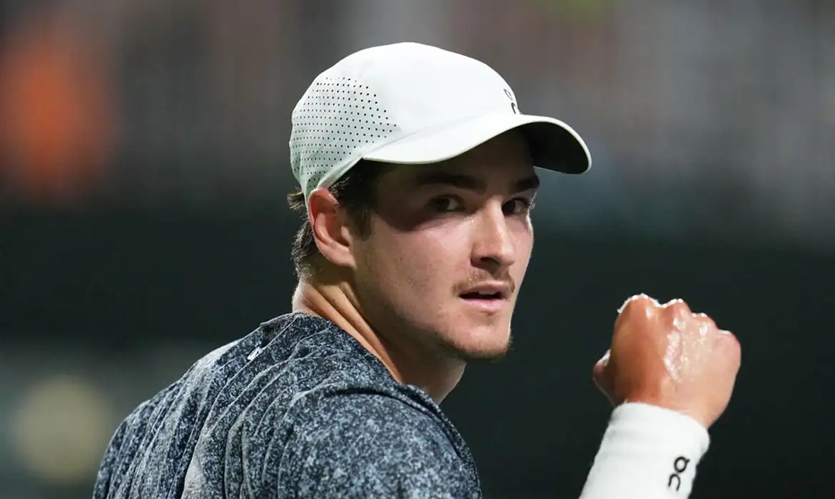João Fonseca supera belga na estreia do Masters 1000 de Indian Wells, em 05/03/2026