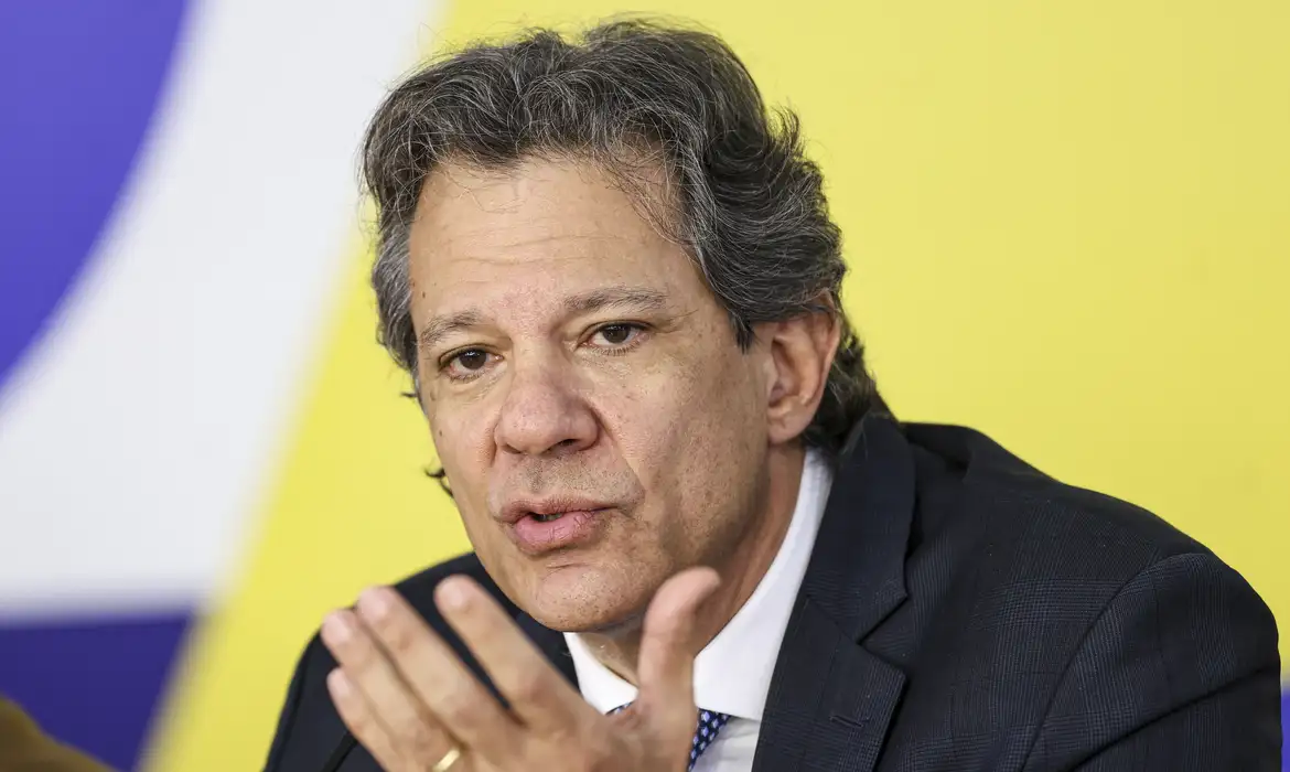 Brasília (DF), 12/03/2026 - O ministro da Fazenda, Fernando Haddad, durante entrevista coletiva sobre medidas para reduzir o impacto da oscilação do preço internacional do petróleo sobre o diesel no Brasil. Foto: Marcelo Camargo/Agência Brasil