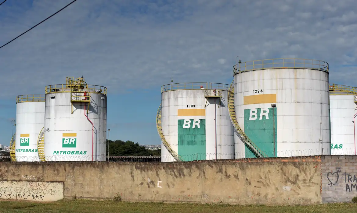 Centro de Distribuição da Petrobras no SIA, Terminal Terrestre de Brasília, onde se armazena e distribui produtos da companhia para os postos de combustíveis do Distrito Federal.