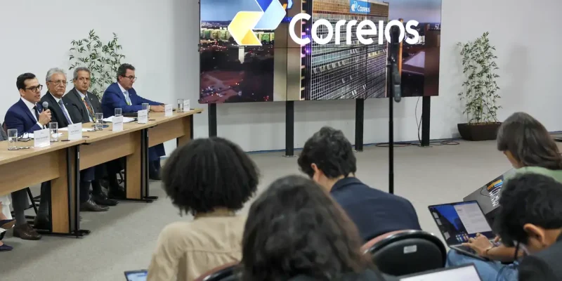 Brasília (DF), 23/04/2026 - Presidente dos Correios, Emmanoel Rondon, fala durante entrevista sobre resultados dos 100 dias do plano de reestruturação da empresa. Foto: Valter Campanato/Agência Brasil