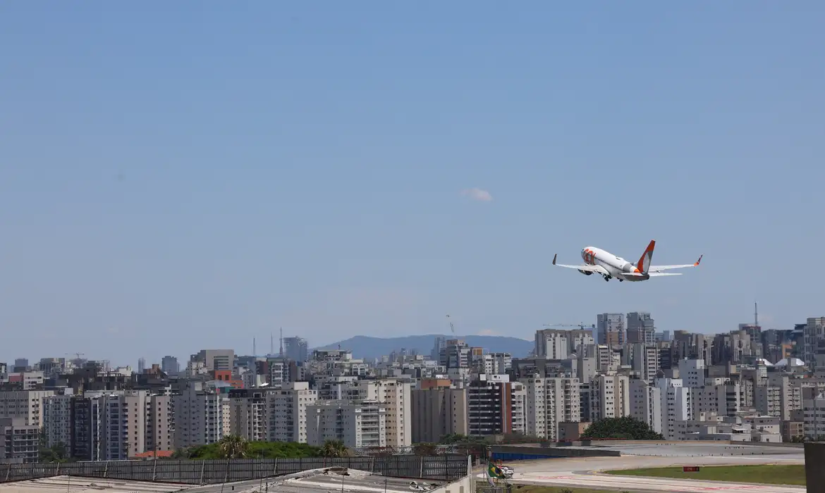 São Paulo (SP), 22/12/2025 - Avião da Gol Linhas Aéreas decola do Aeroporto de Congonhas. Foto: Rovena Rosa/Agência Brasil