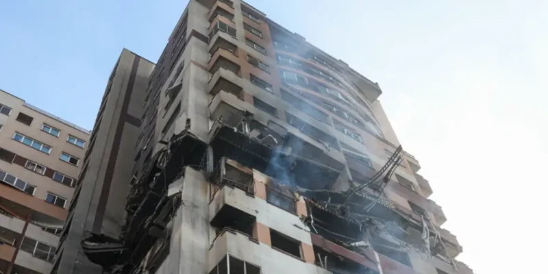 Iran - 13/06/2025 Prédios danificados em Teerã após ataques israelenses na sexta-feira. Foto Agência de Notícias da republica Islâmica.