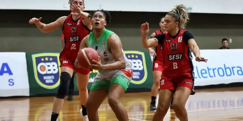 Campinas (SP), 07/06/2025 - Lance dee jogo entre Unimed e Sesi, realizado no Tênis Clube de Campinas, pela Liga de Basquete Feminino. Foto: Giuliano Abrahão/LBF
