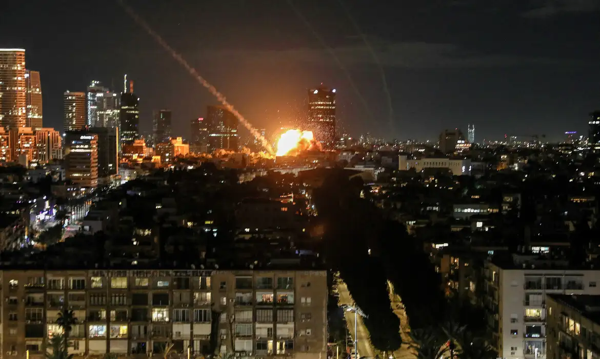 An explosion caused by a projectile impact after Iran launched missiles into Israel following Israel and the U.S. launched strikes on Iran, in Tel Aviv, Israel, February 28, 2026. REUTERS/Gideon Markowicz    ISRAEL OUT. NO COMMERCIAL OR EDITORIAL SALES IN ISRAEL     TPX IMAGES OF THE DAY