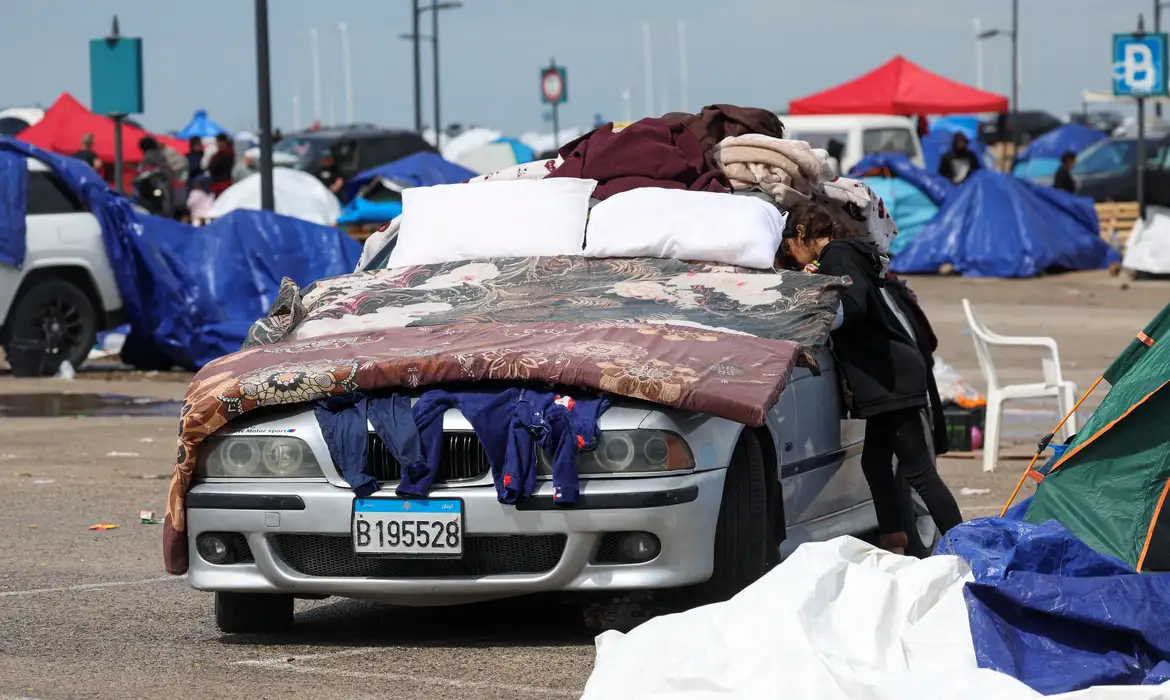Deslocados buscam abrigo após escalada de violência entre Hezbollah e Israel em Beirute
 22/3/2026     REUTERS/Amr Abdallah Dalsh