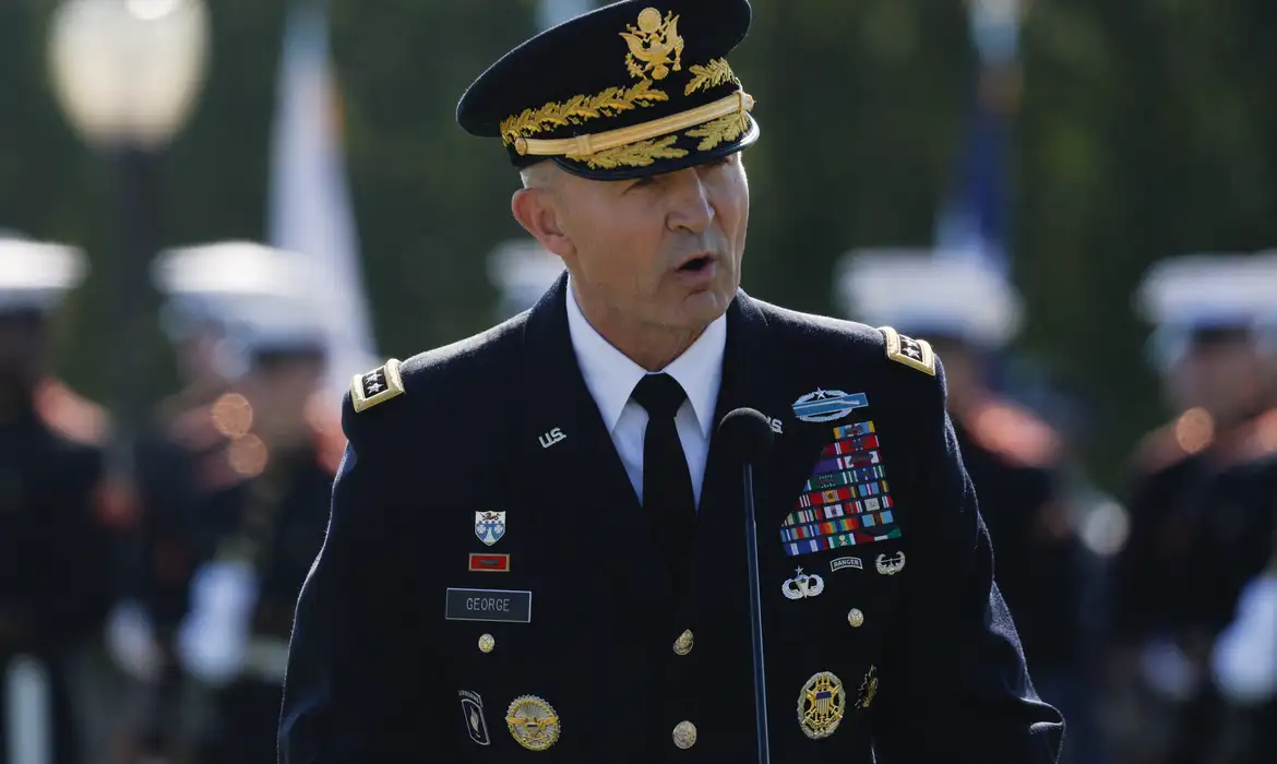General Randy George
19/09/2025
REUTERS/Daniel Becerril