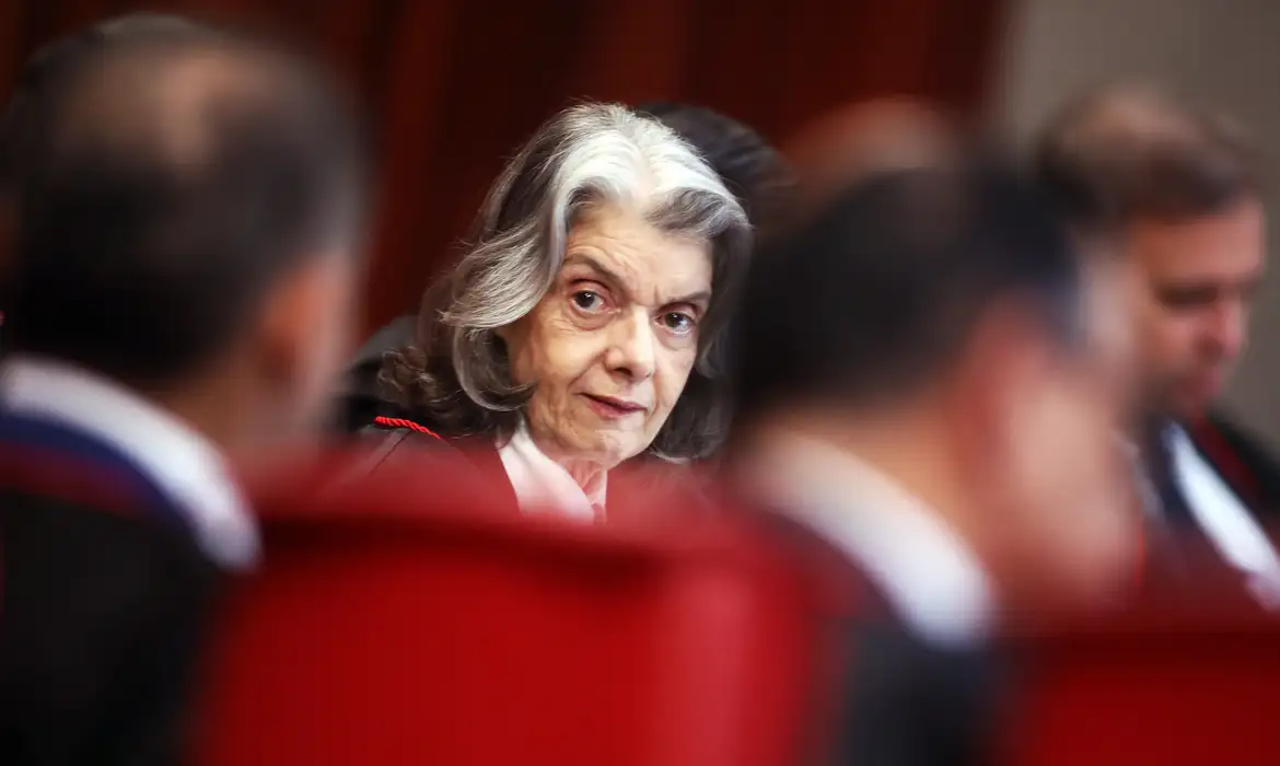 Brasília (DF), 07/04/2026 - Ministra Cármen Lúcia durante sessão plenária do TSE. Foto: Luiz Roberto/TSE