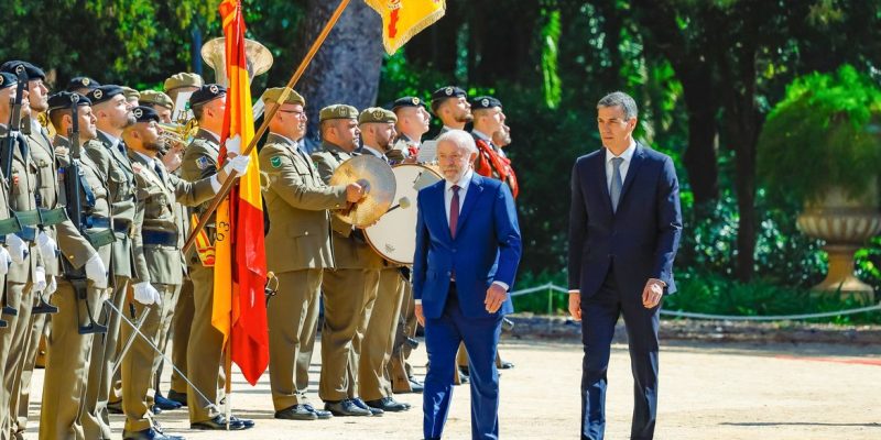 17.04.2026 – Presidente da República, Luiz Inácio Lula da Silva, durante cerimônia oficial de chegada. Jardins do Palácio de Pedralbes, Espanha.

Foto: Ricardo Stuckert / PR