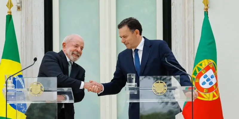 21.04.2026 – Presidente da República, Luiz Inácio Lula da Silva, durante declaração conjunta à imprensa. Jardim do Palacete de São Bento, Portugal.

Foto: Ricardo Stuckert / PR