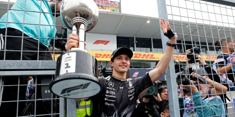 Antonelli celebra no Grande Prêmio do Japão
 29 de março de 2026     REUTERS/Kim Kyung-Hoon