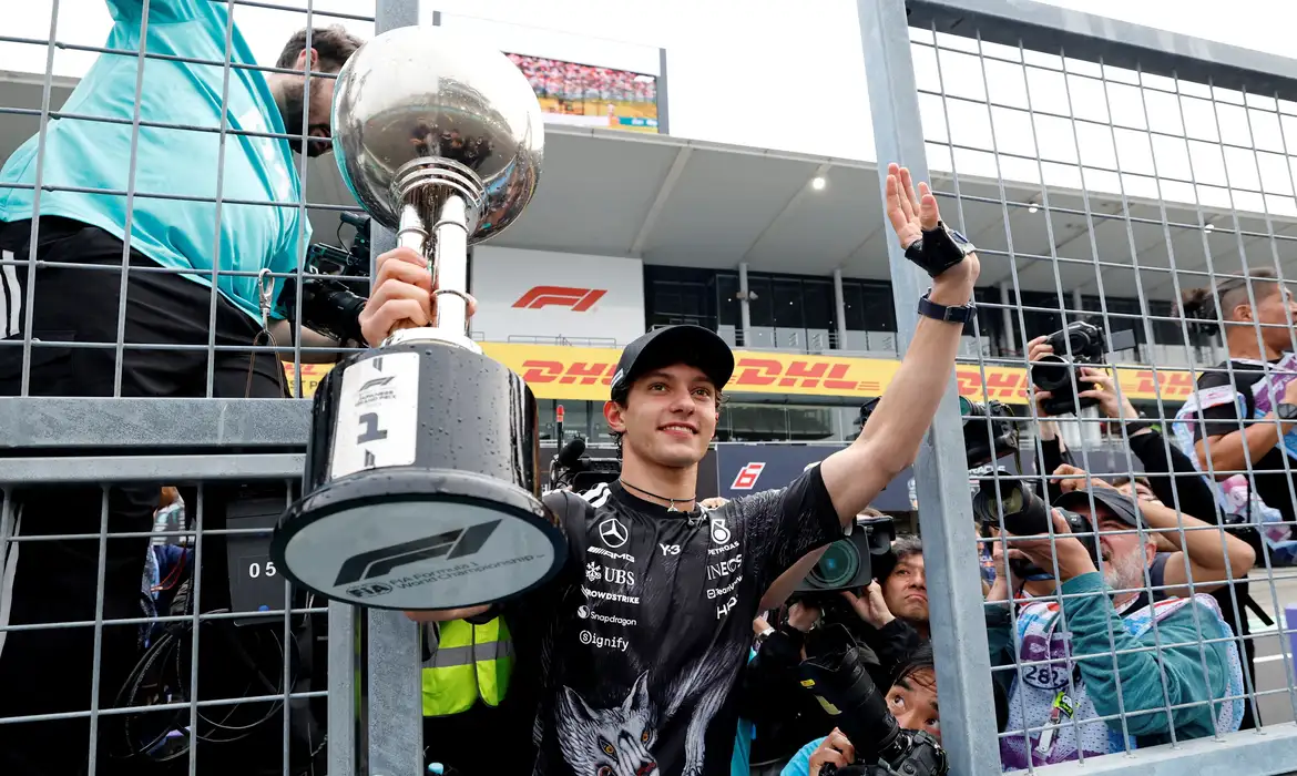 Antonelli celebra no Grande Prêmio do Japão
 29 de março de 2026     REUTERS/Kim Kyung-Hoon