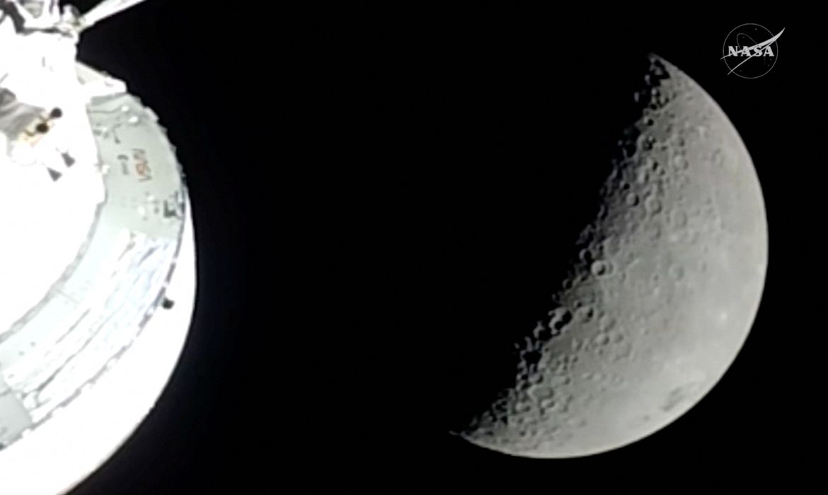Cápsula Orion da missão Artemis 2 atinge sua maior distância da Terra
(imagem vídeo)
06/04/2026
NASA/Handout via REUTERS