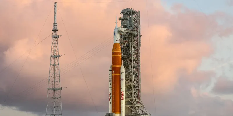 NASA's Artemis II lunar flyby mission, with the next-generation moon rocket, the Space Launch System (SLS) rocket and the Orion crew capsule, on Pad 39B ahead of the launch of the Artemis II mission at the Kennedy Space Center in Cape Canaveral, Florida, U.S.,  March 31, 2026.    REUTERS/Brendan McDermid      REFILE - CORRECTING INFORMATION FROM