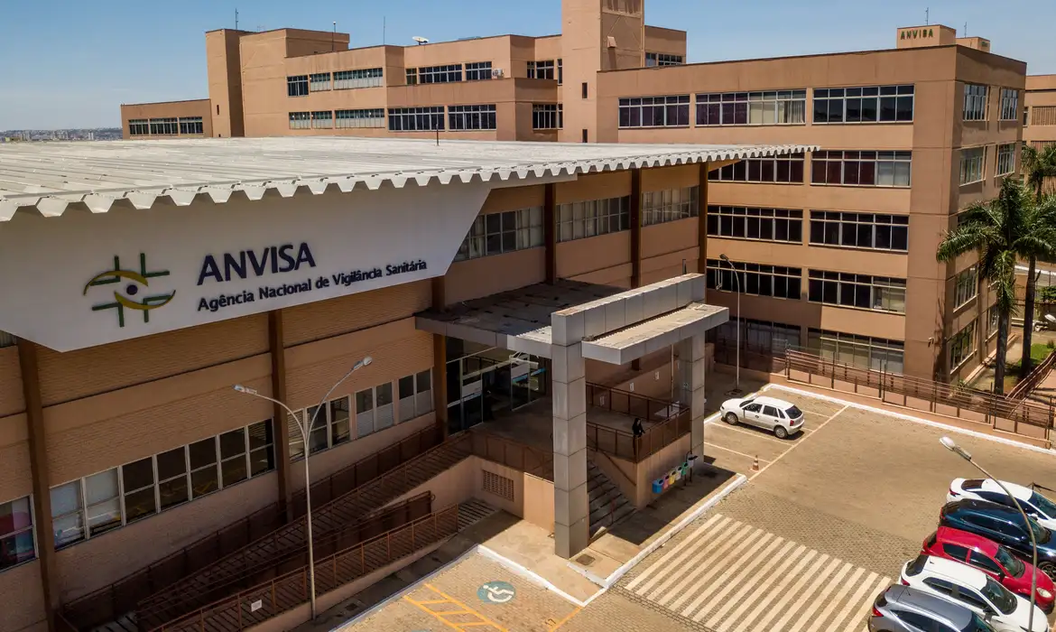Brasília-DF, 10.11.2023, Fachada do Prédio da Agência de Vigilância Sanitária ANVISA, em Brasília.  Foto: Rafa Neddermeyer/Agência Brasil