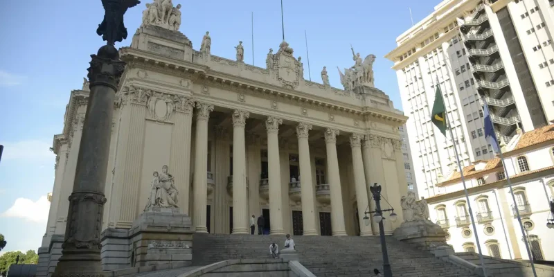 Fachada da Casa da Democracia, centro cultural que futuramente vai ocupar o prédio histórico do Palácio Tiradentes, no centro do Rio de Janeiro