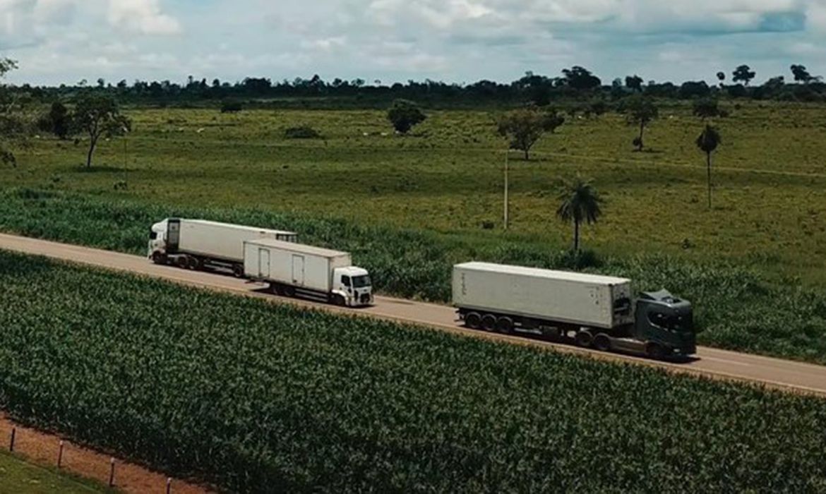 Mato Grosso do Sul, 14/08/2025 - Caminhoões em rodovia. Leilão de rodovias da Rota Agro no MT. Foto: Vinicius Trindade/MT