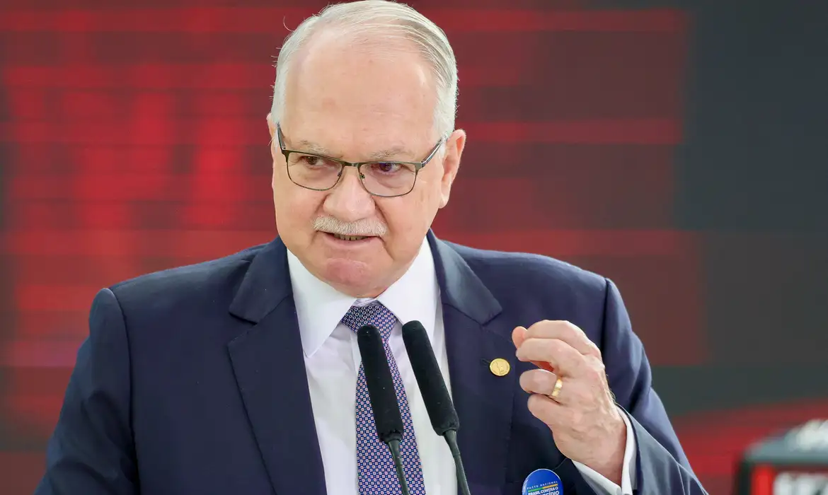 04/02/2026 - Brasília - O presidente do STF, Edson Fachin durante cerimônia de assinatura do Pacto Brasil de Enfrentamento ao Feminicídio. Palácio do Planalto. Brasília (DF) - Brasil. Foto: Fabio Rodrigues-Pozzebom/Agência Brasil