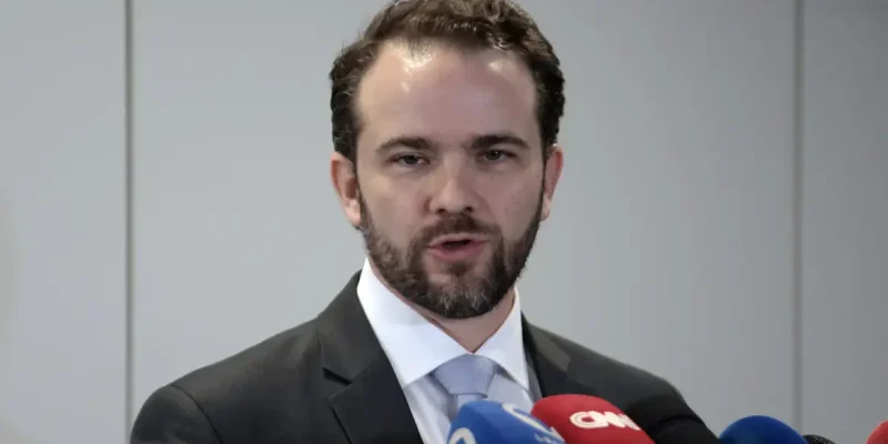 São Paulo (SP), 27/04/2026 - Ministro da Fazenda, Dario Durigan, durante entrevista coletiva. Foto: Paulo Pinto/Agencia Brasil