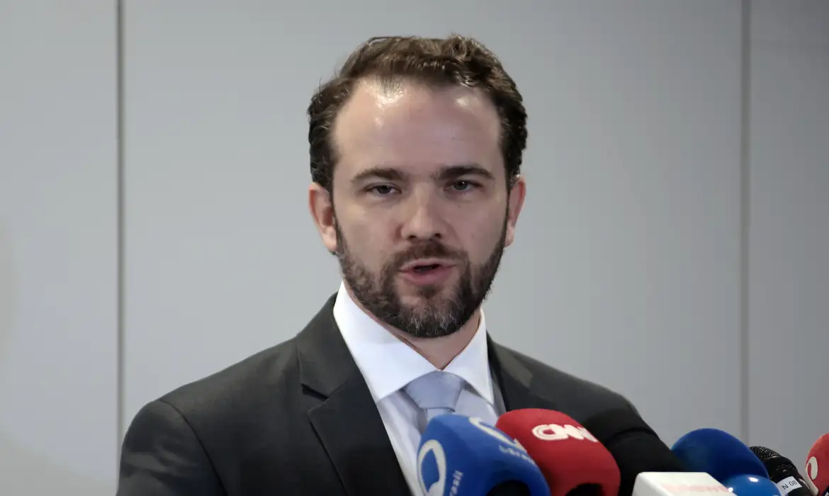 São Paulo (SP), 27/04/2026 - Ministro da Fazenda, Dario Durigan, durante entrevista coletiva. Foto: Paulo Pinto/Agencia Brasil