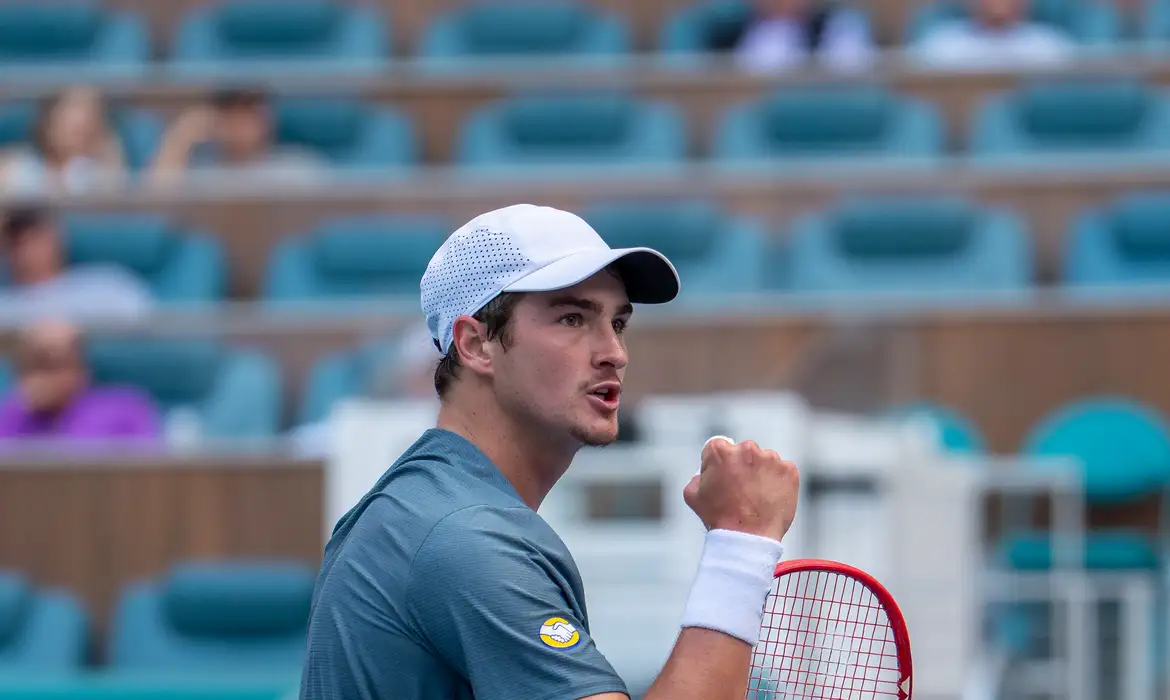 João Fonseca vence estreia contra húngaro Marozsan no Masters 1000 de Miami, em 19/03/2026