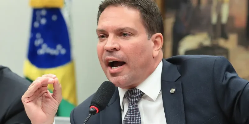 Brasília (DF), 07/05/2025  - Reunião da Comissão de Constituição e Justiça e de Cidadania (CCJ) da Câmara para votar requerimento que pede a suspensão de ação penal contra o deputado Ramagem.Foto: Lula Marques/Agência Brasil