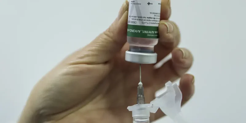 Brasília (DF), 10/06/2025 - Campanha de vacinação contra gripe.
Foto: Joédson Alves/Agência Brasil